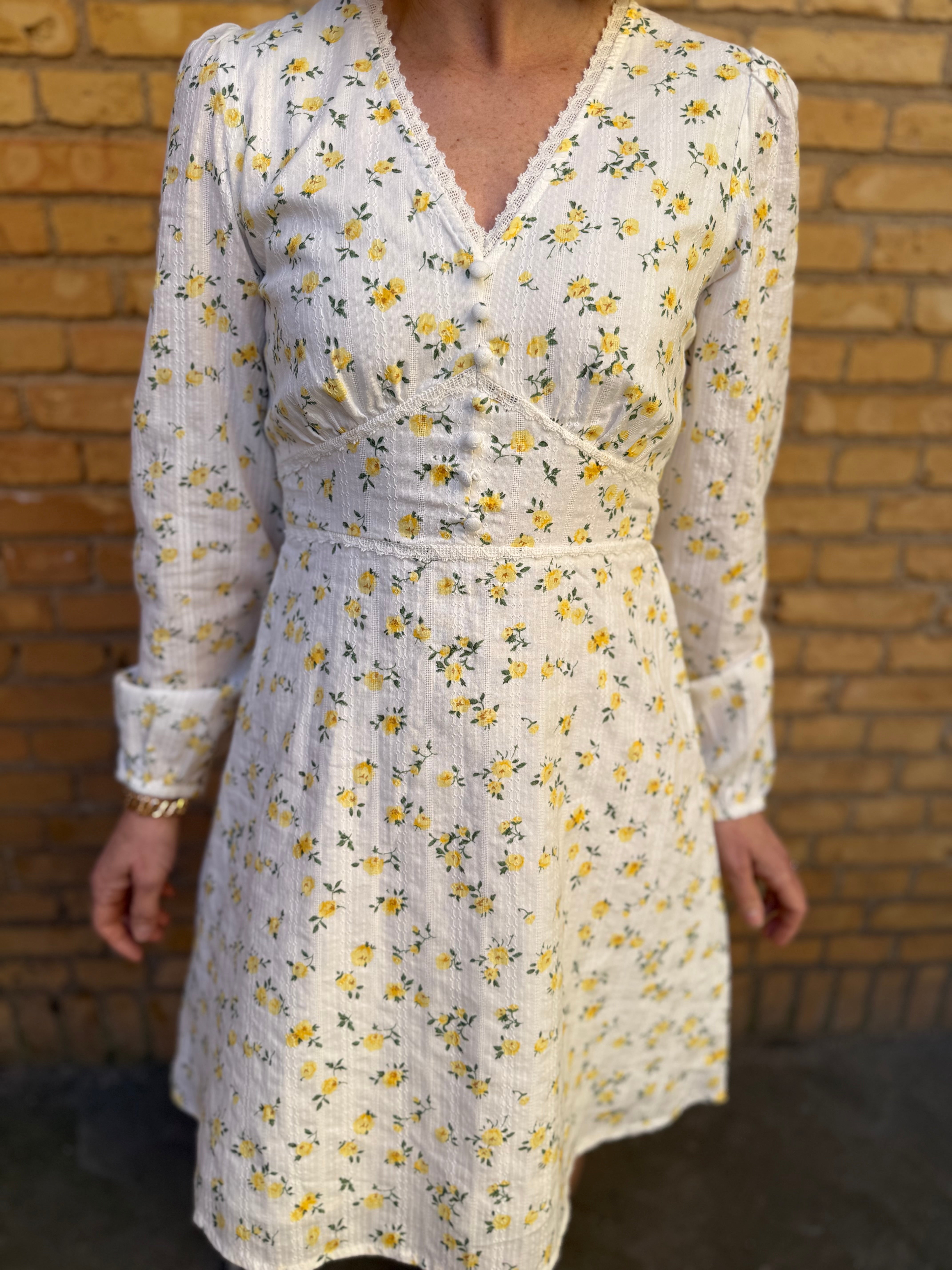 VMAYA Short Dress - Gul blomst